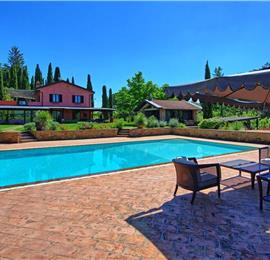 5 bedroom villa with pool and tennis court near San Gimignano, sleeps 10